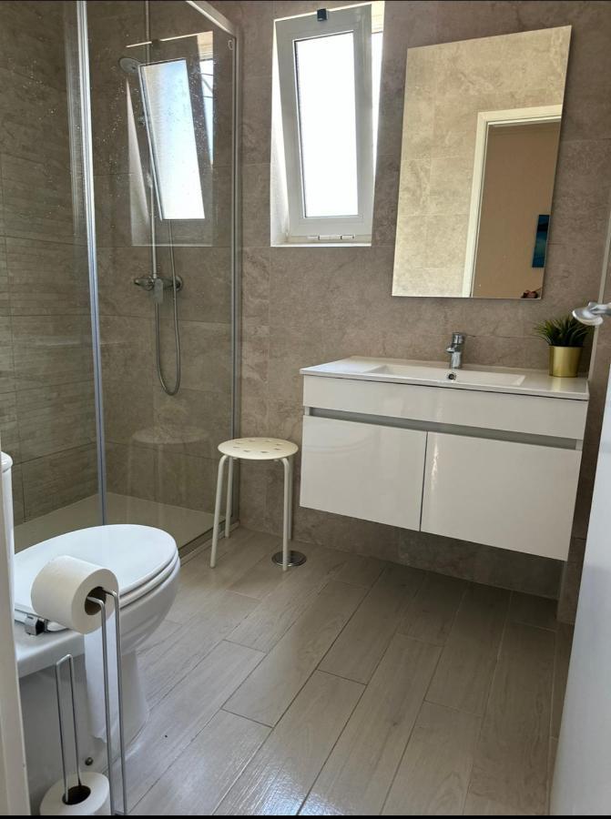 Quarteira Home Beach Ferias Tranquilas A 1Km Da Praia Totalmente Renovado Exteriör bild