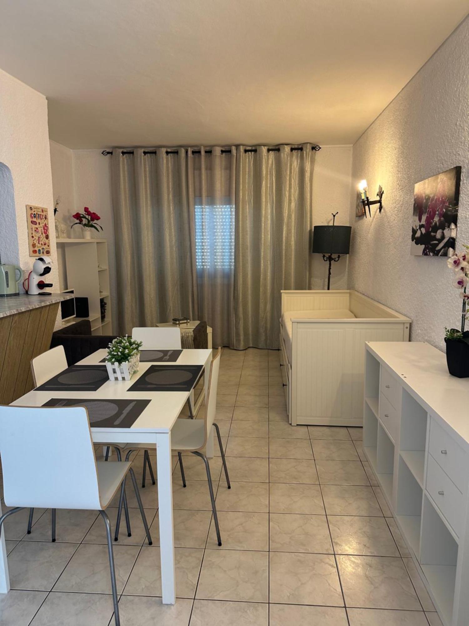 Quarteira Home Beach Ferias Tranquilas A 1Km Da Praia Totalmente Renovado Exteriör bild
