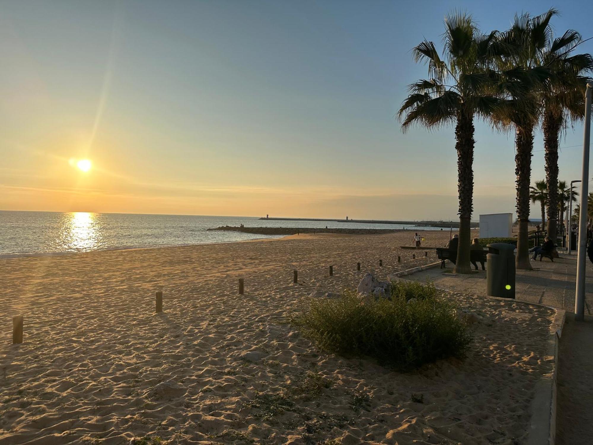 Quarteira Home Beach Ferias Tranquilas A 1Km Da Praia Totalmente Renovado Exteriör bild
